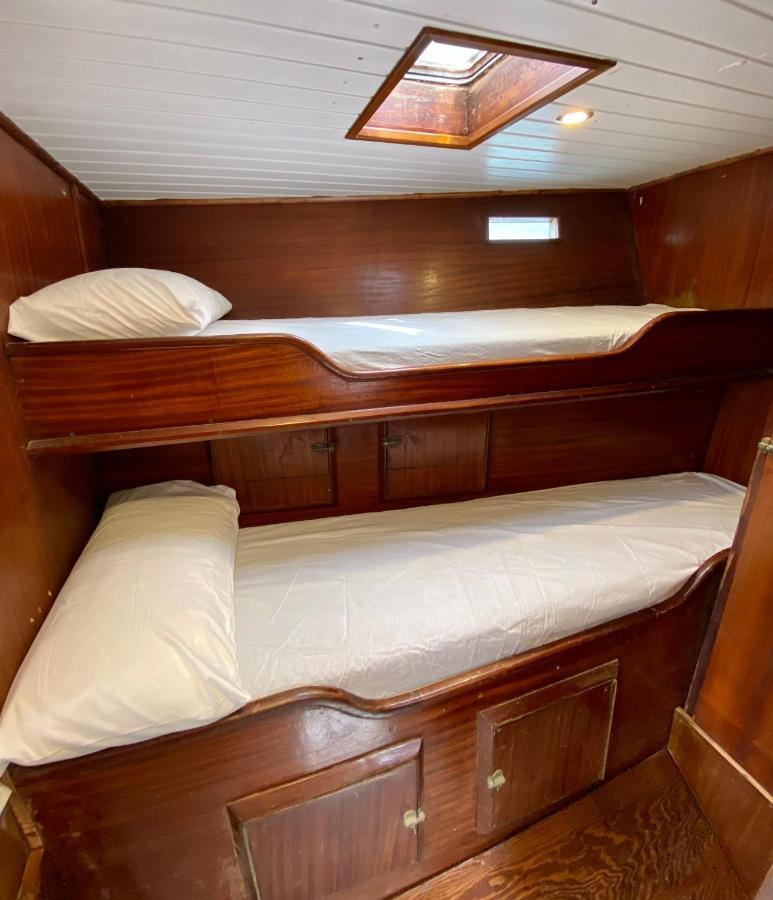 Fantastico Velero En Barcelona Sant Adria de Besos Exterior foto